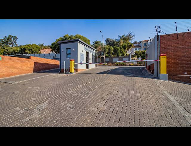 299M² OFFICE TO LET IN ALLEN'S NEK